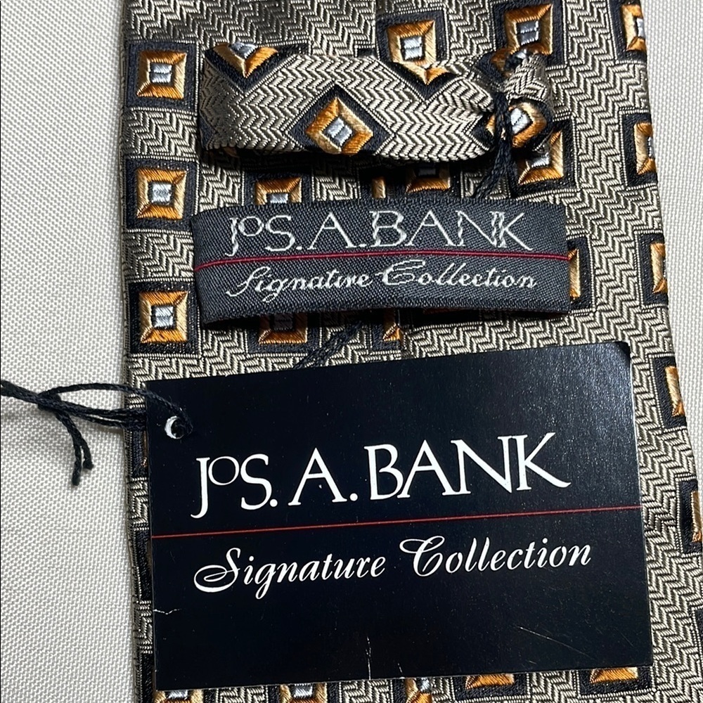 JOS. A. BANK Brown Geometric Patterned Tie - Picture 5 of 5